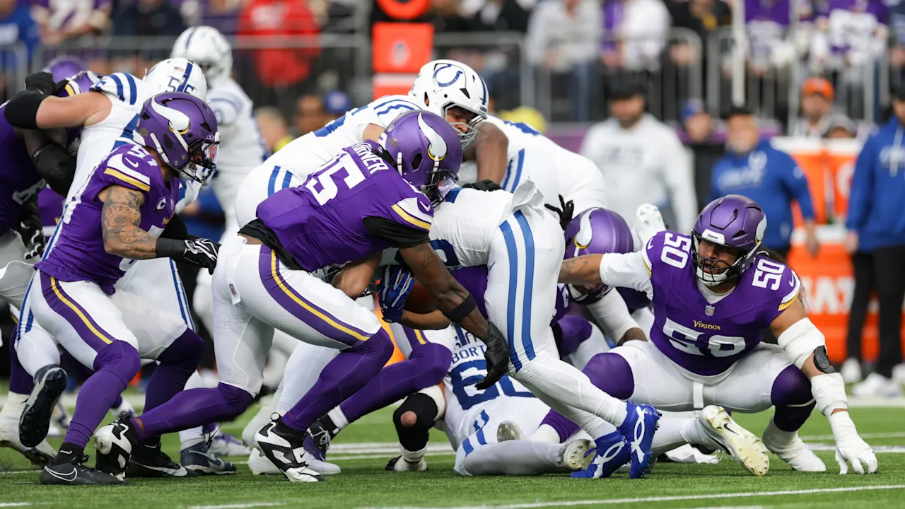 Minnesota Vikings and Indianapolis Colts players during their Week 7 game at U.S. Bank Stadium.