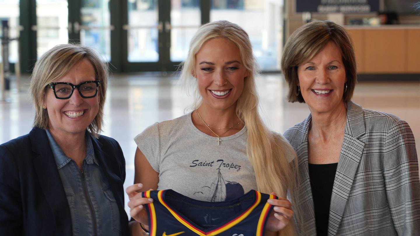 Indiana Fever executives Kelly Krauskopf and Amber Cox at a team press event