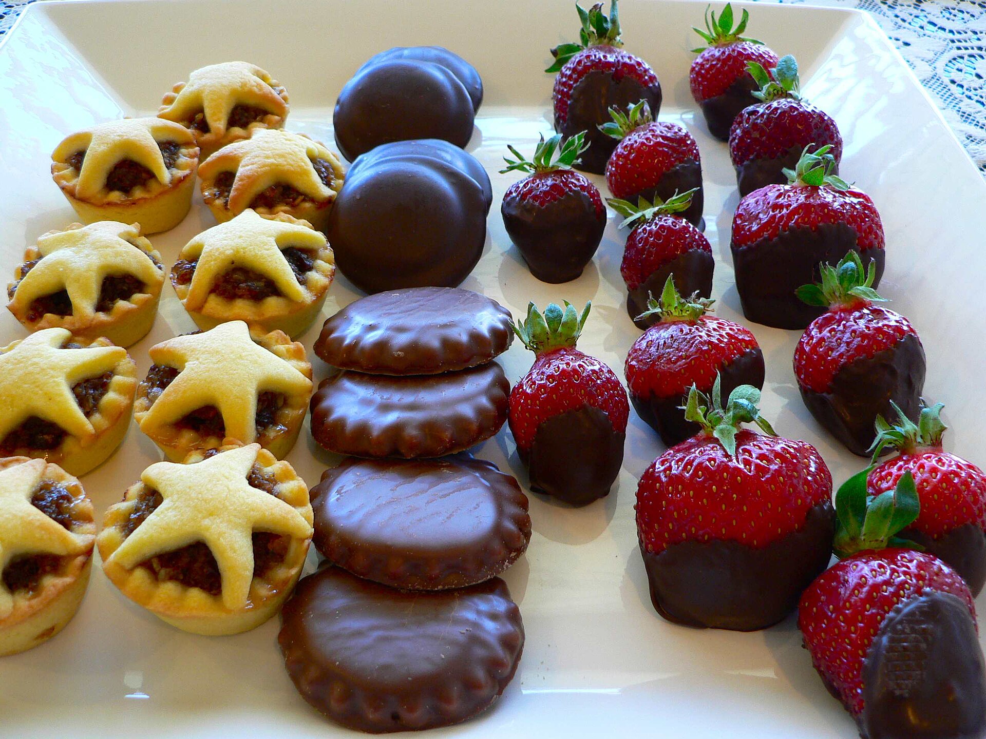 A prepared serving of dark chocolate-dipped strawberries