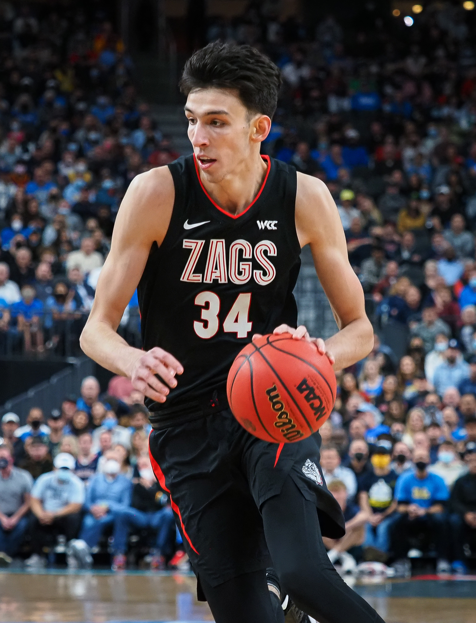 Chet Holmgren drives to the basket for Gonzaga against UCLA in Las Vegas in November 2021