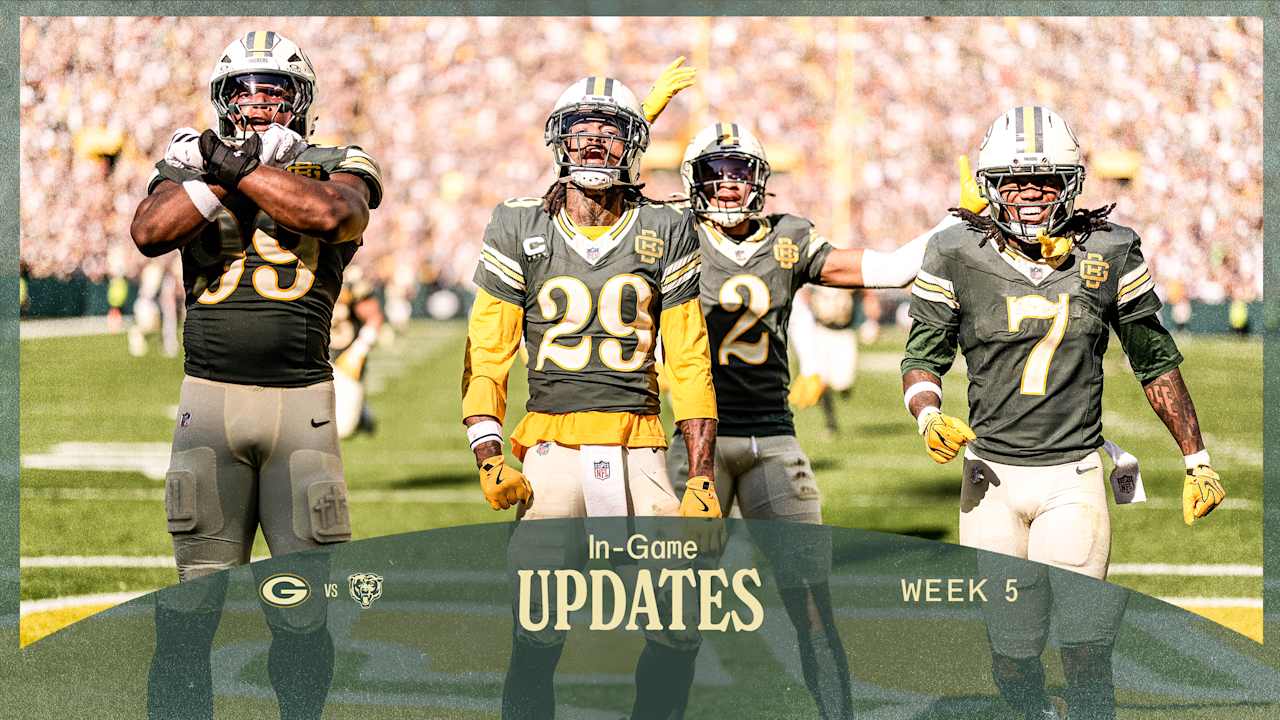 Green Bay Packers and Chicago Bears players during their Week 5 game