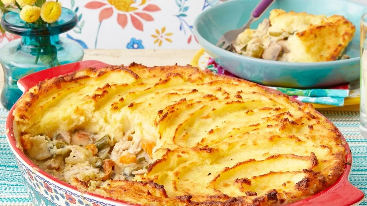 leftover turkey shepherd’s pie with mashed potatoes as a finished dish ready to serve.
