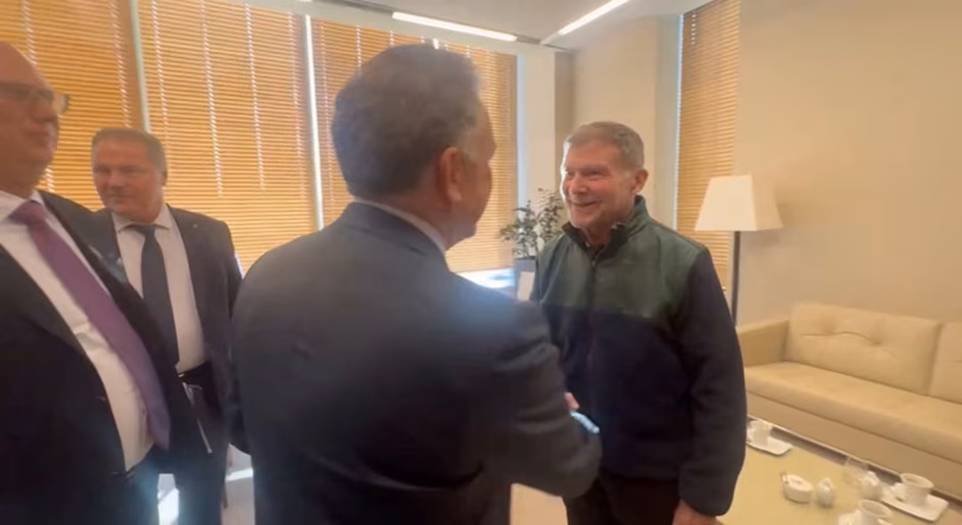 Stephen Hubbard meets U.S. envoy Steve Witkoff and Russian envoy Kirill Dmitriev in St. Petersburg after his release on October 21, 2026
